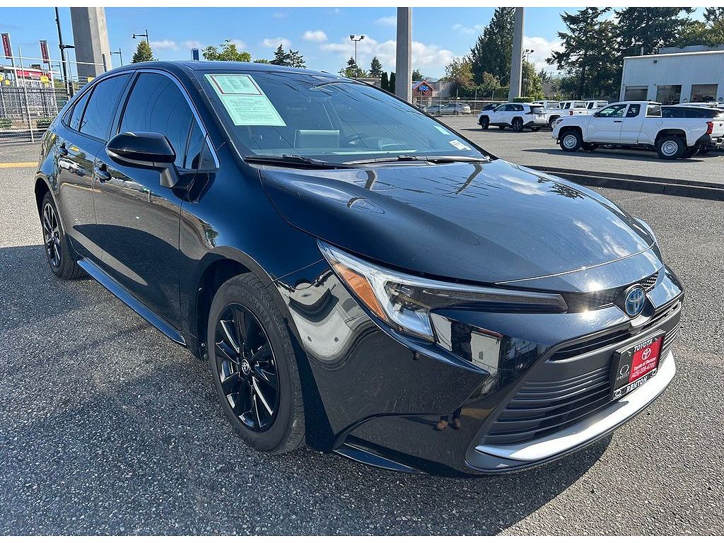2025 Toyota Corolla Hybrid XLE