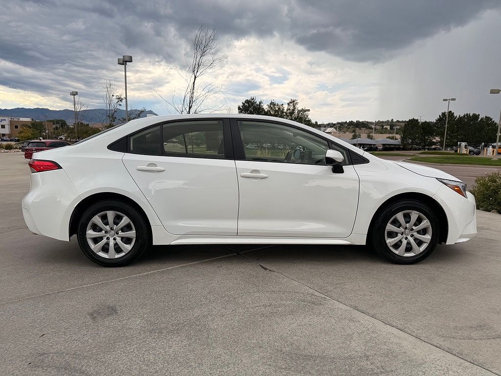2025 Toyota Corolla Hybrid LE