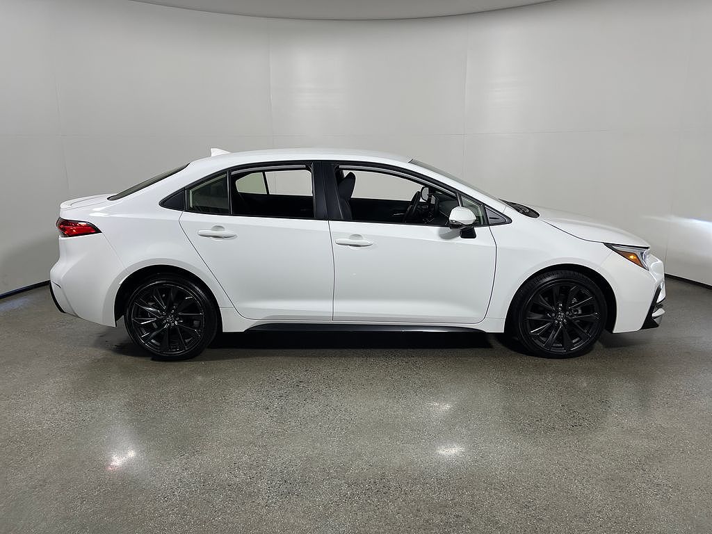 2025 Toyota Corolla Hybrid SE