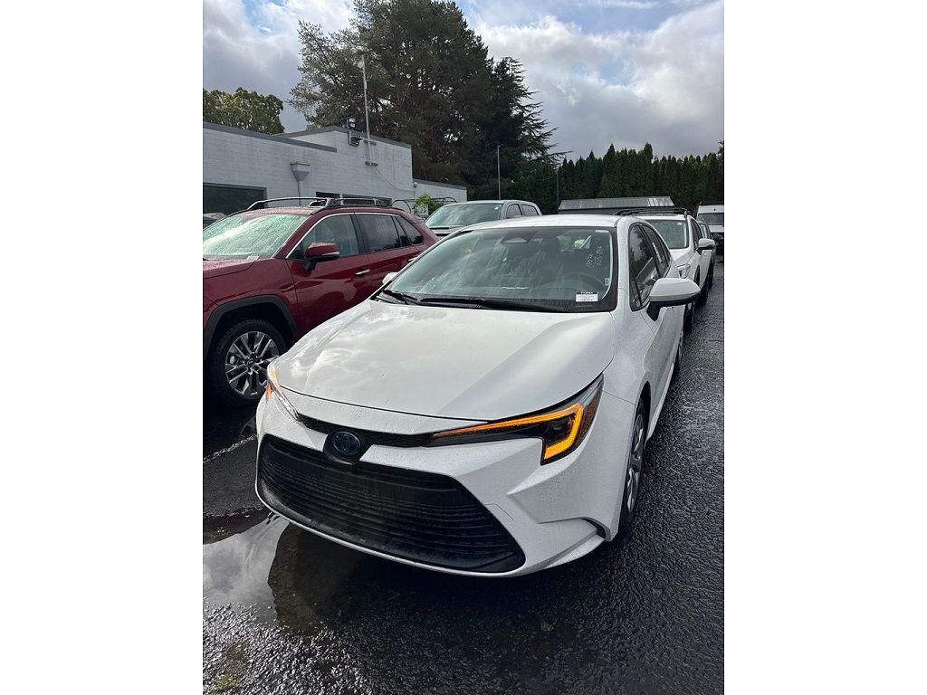 2025 Toyota Corolla Hybrid LE