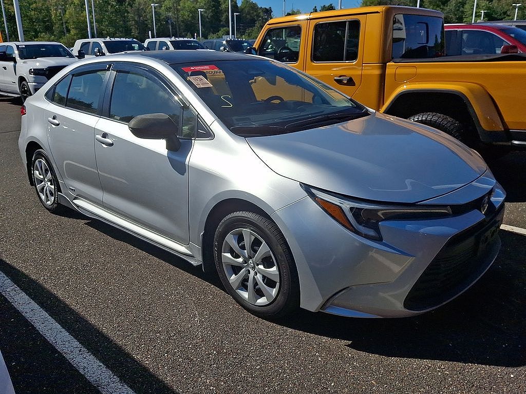 2024 Toyota Corolla Hybrid LE