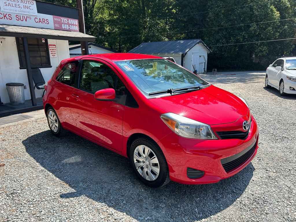 2012 Toyota Yaris LE