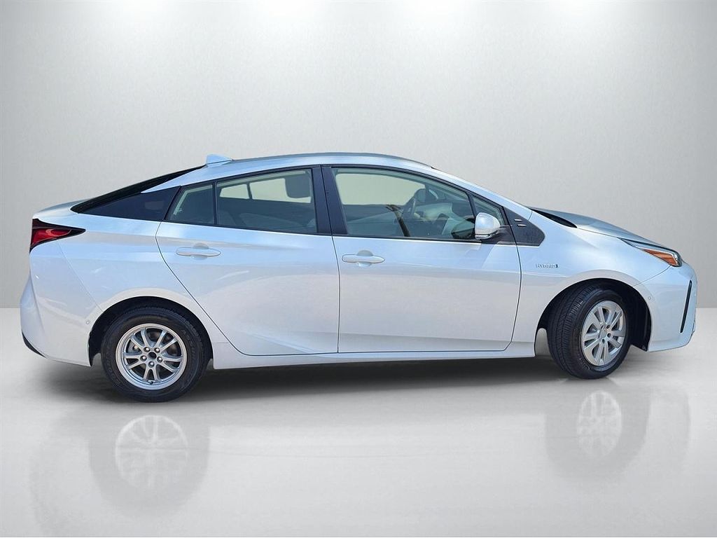 2022 Toyota Prius L Eco