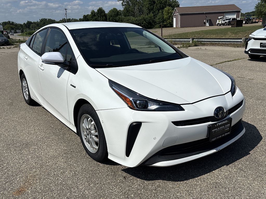 2022 Toyota Prius LE