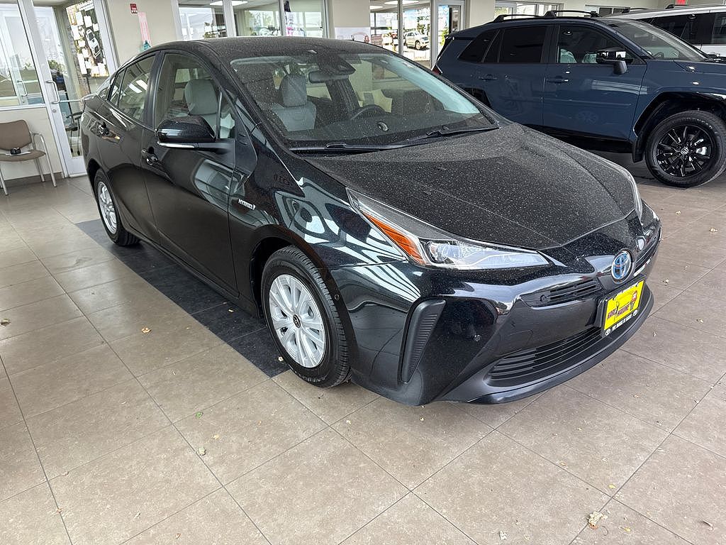 2022 Toyota Prius LE