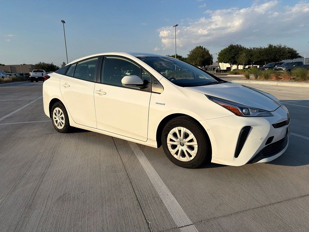 2022 Toyota Prius LE