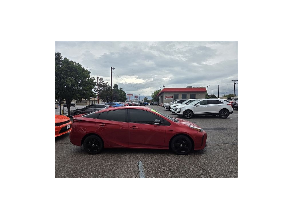 2021 Toyota Prius L Eco