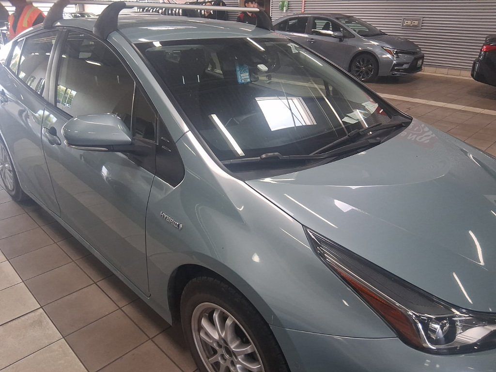 2022 Toyota Prius LE
