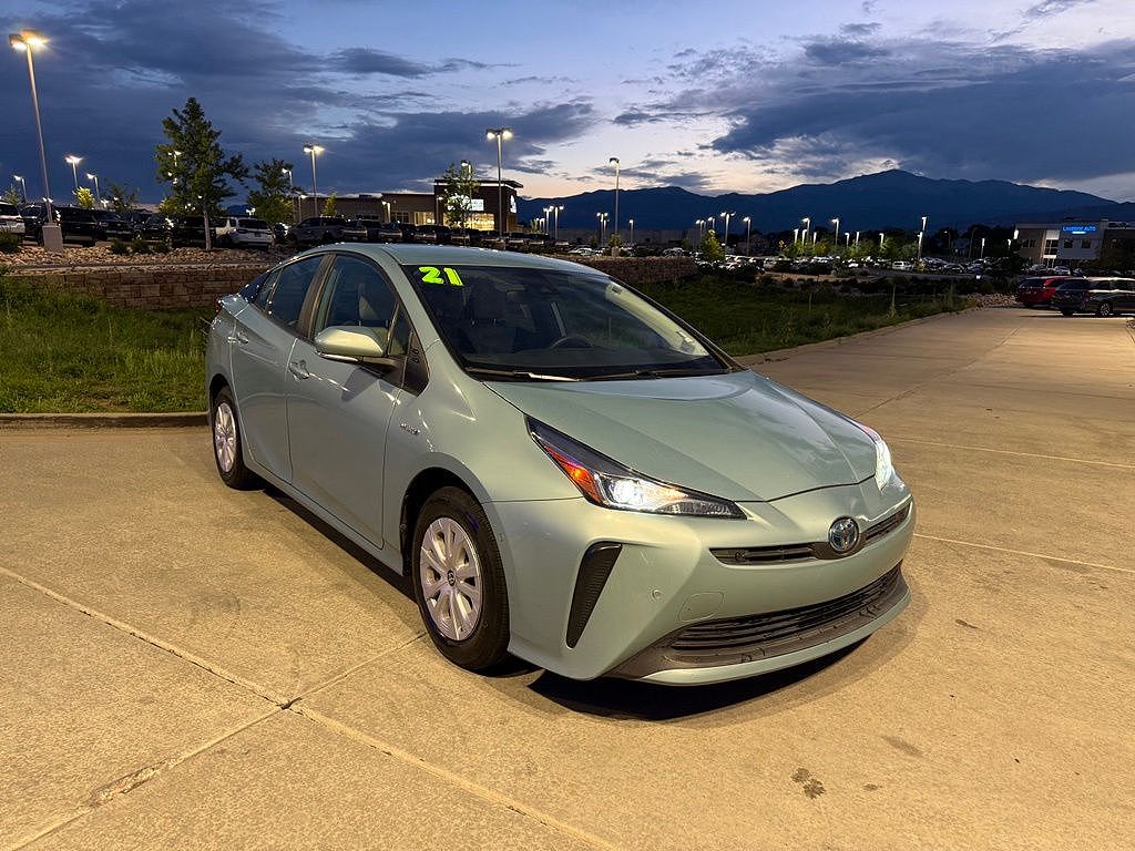 2021 Toyota Prius LE