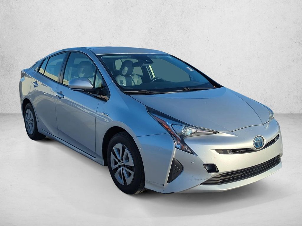 2017 Toyota Prius Three (GS)