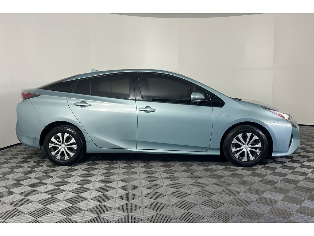 2017 Toyota Prius Three Touring