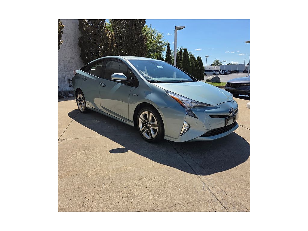2018 Toyota Prius Three Touring