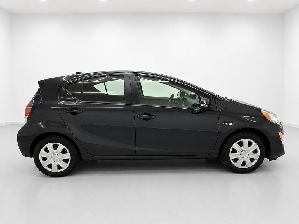 2016 Toyota Prius c One