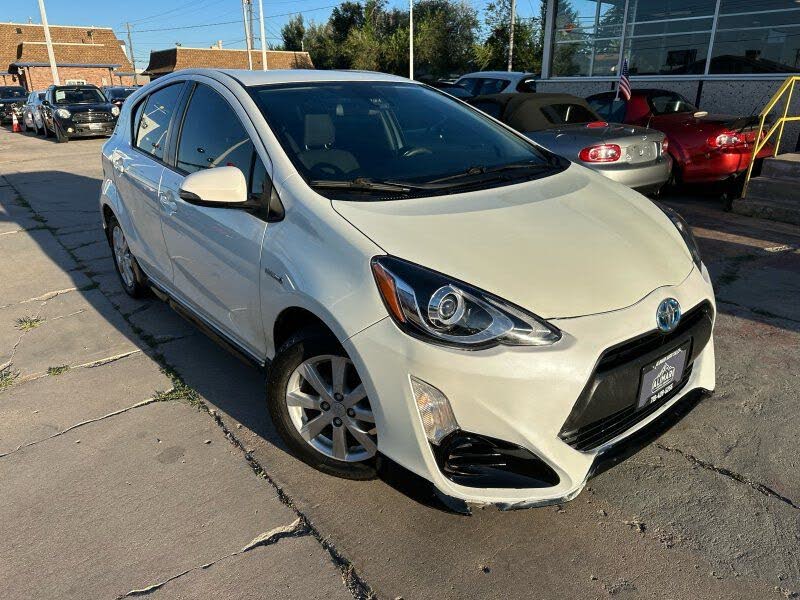 2017 Toyota Prius c Four