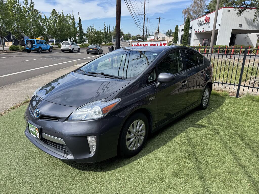 2013 Toyota Prius Plug-in Advanced