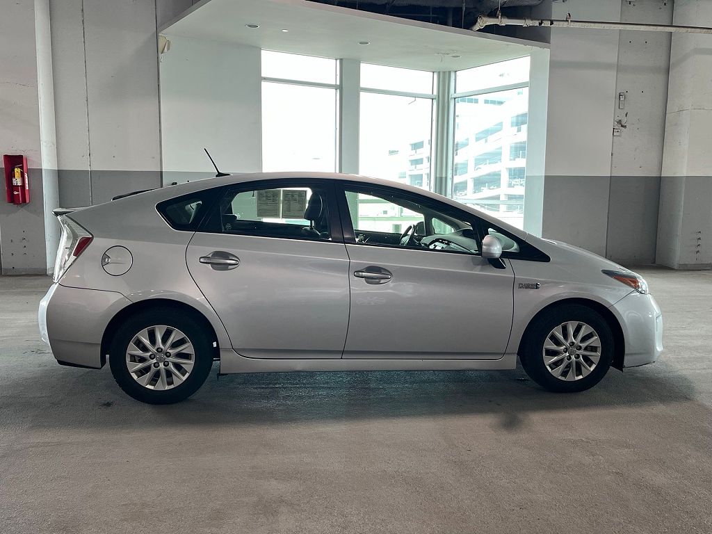 2014 Toyota Prius Plug-in Advanced
