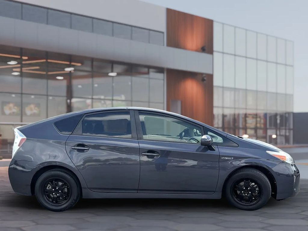 2014 Toyota Prius Five