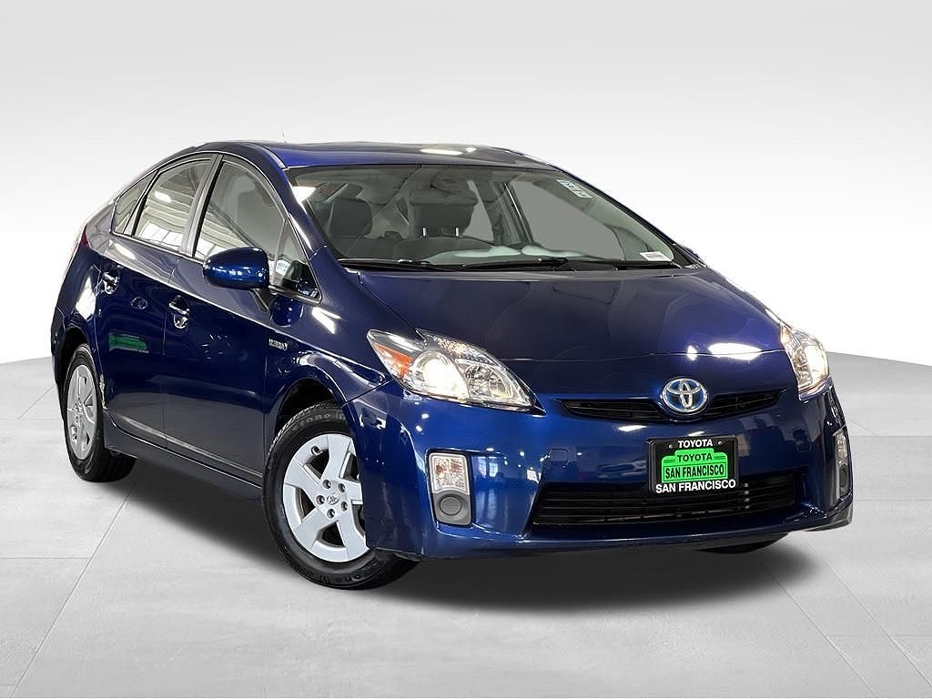 2010 Toyota Prius III
