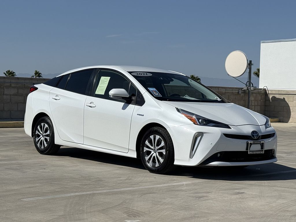 2021 Toyota Prius LE