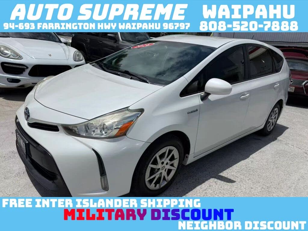 2016 Toyota Prius v Three