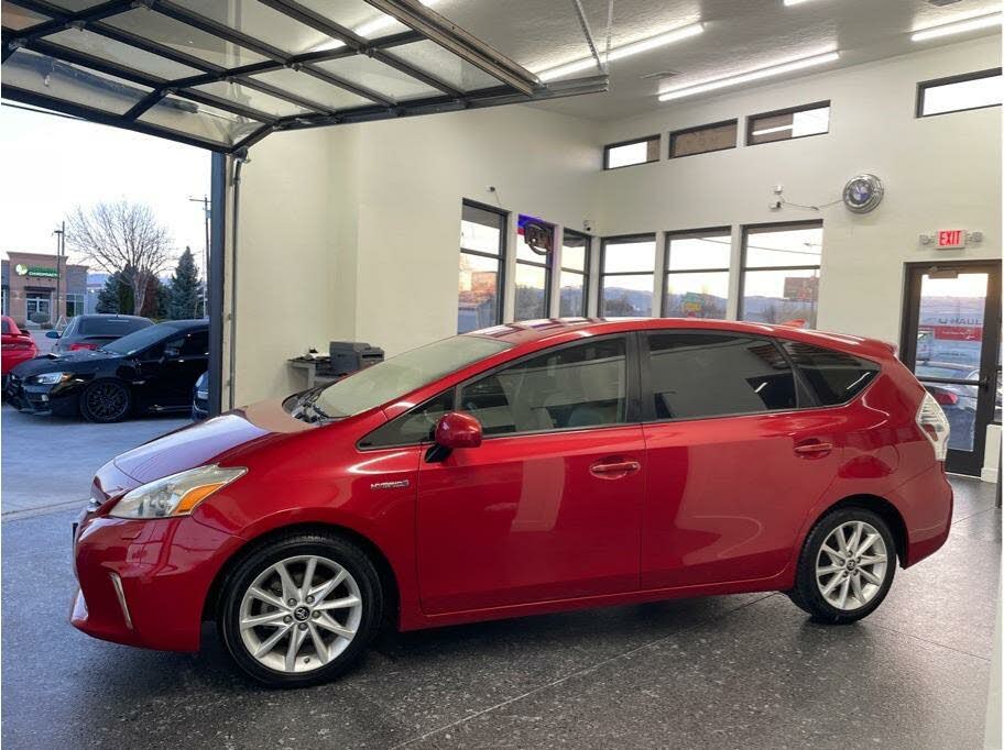 2012 Toyota Prius v Two