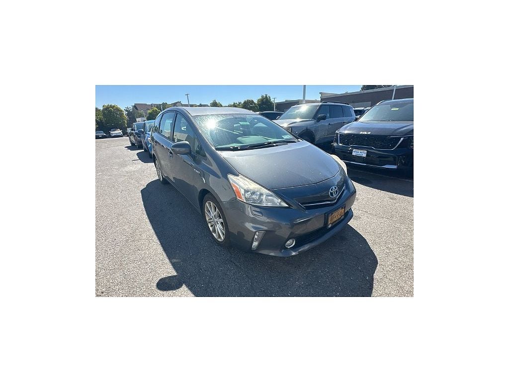 2013 Toyota Prius v Two