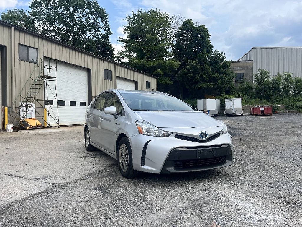 2017 Toyota Prius v Four
