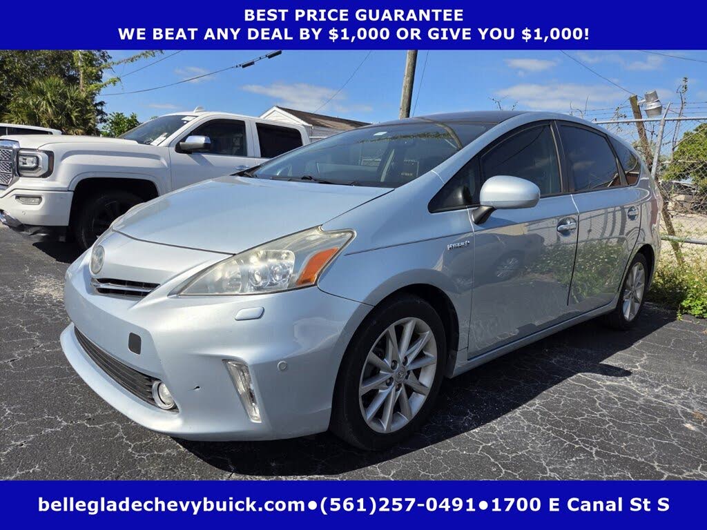 2013 Toyota Prius v Five