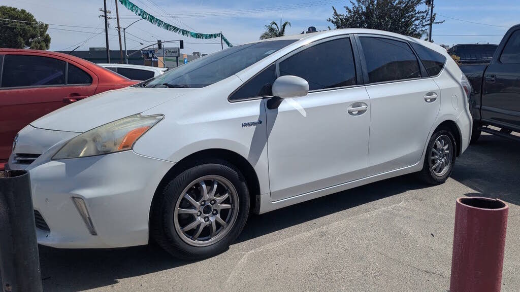2013 Toyota Prius v Two