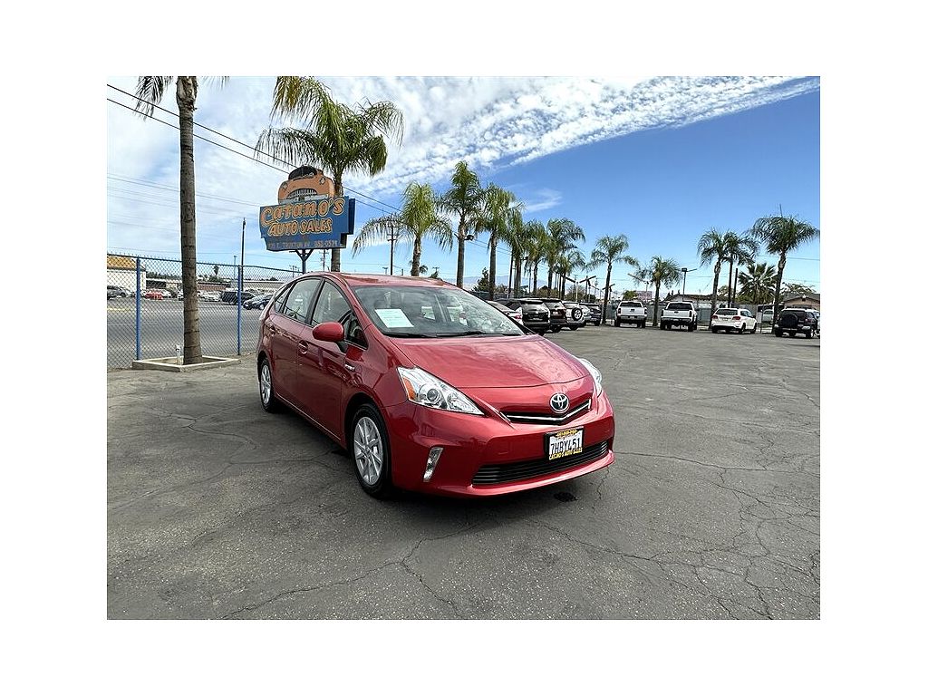 2014 Toyota Prius v Five