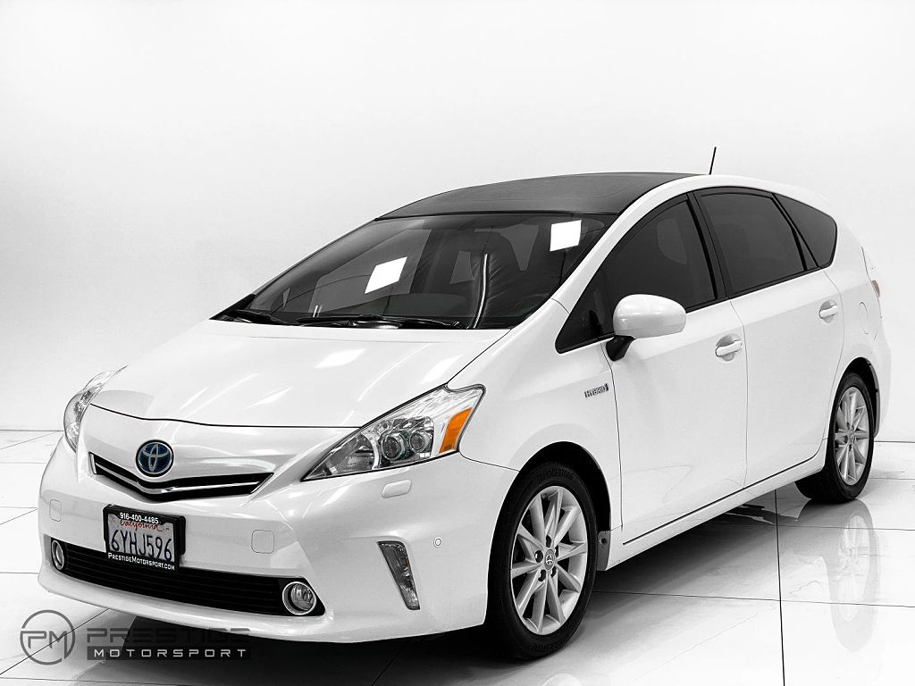2013 Toyota Prius v Five