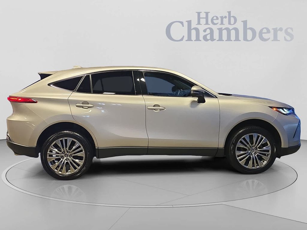 2024 Toyota Venza LE