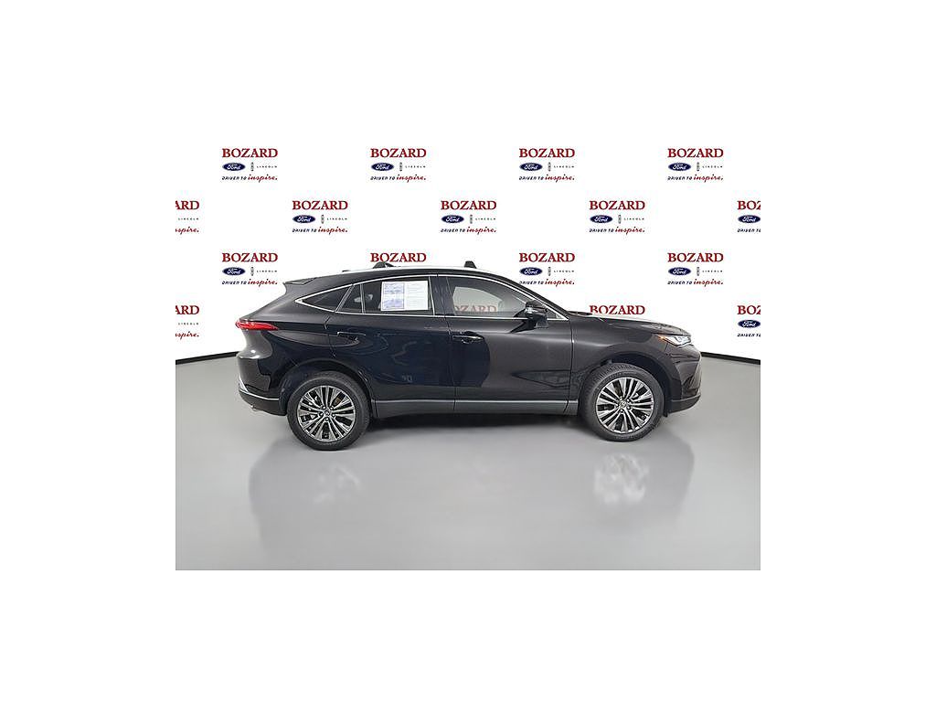 2024 Toyota Venza LE