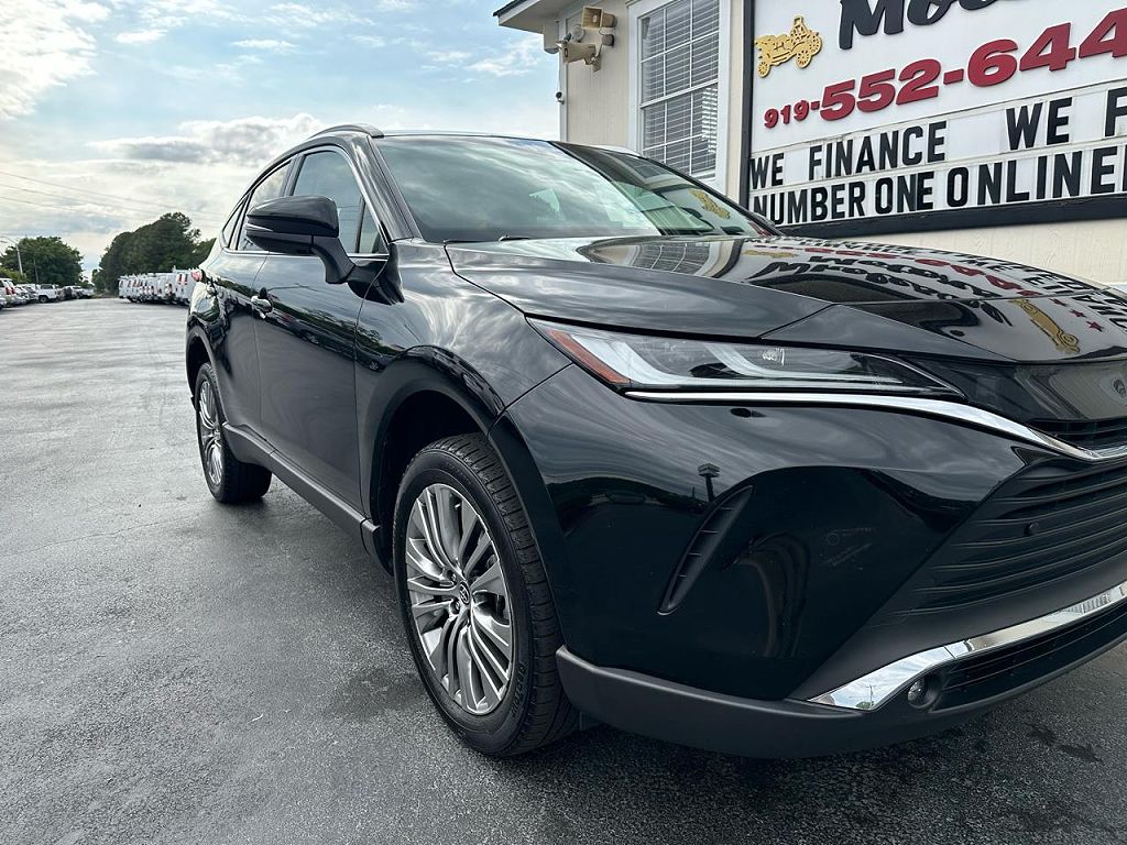 2024 Toyota Venza Nightshade AWD (Natl)