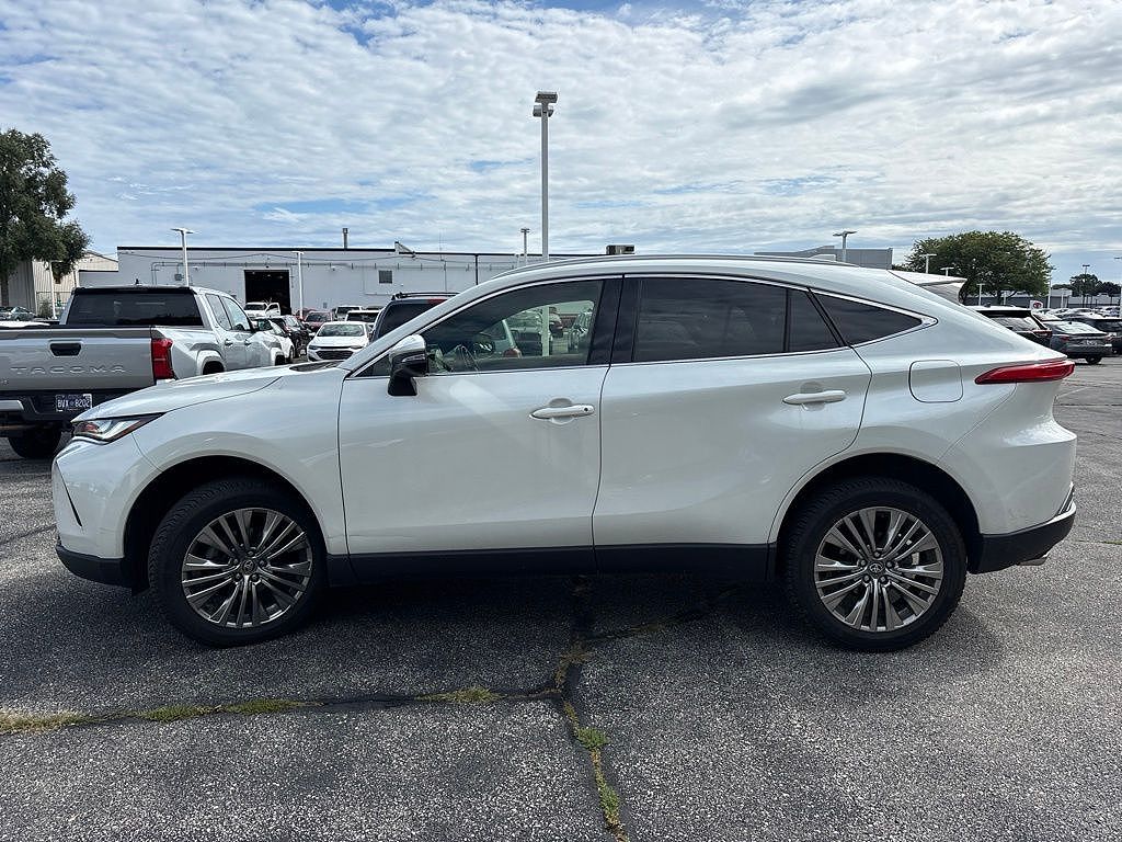2022 Toyota Venza LE