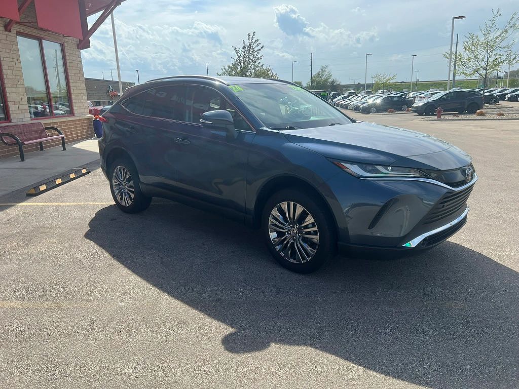 2024 Toyota Venza LE