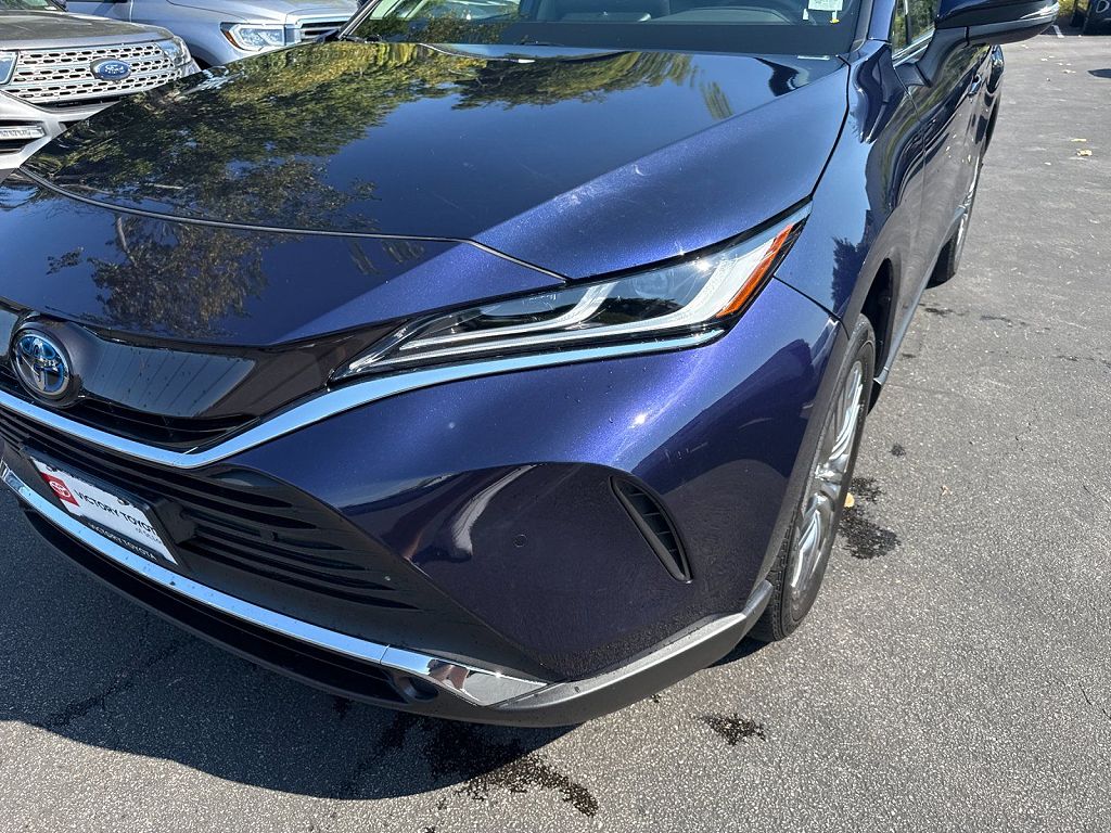 2022 Toyota Venza LE