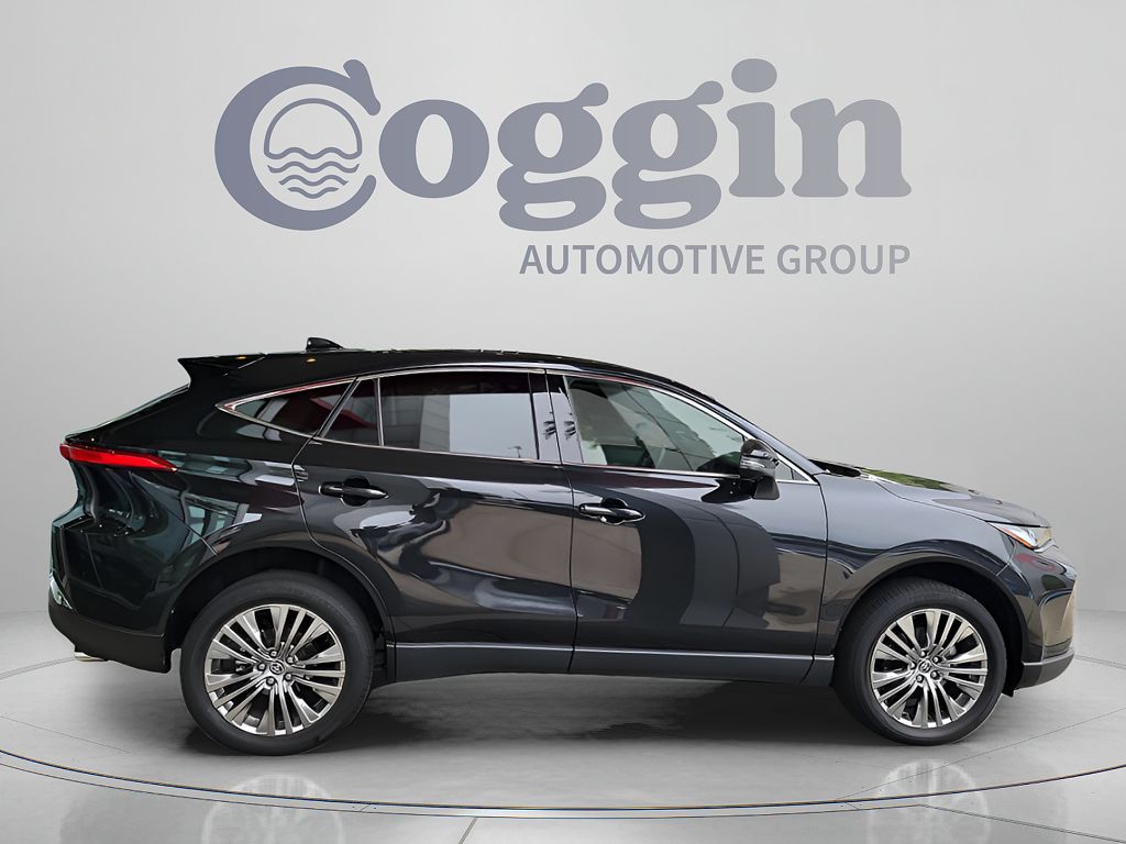 2022 Toyota Venza LE