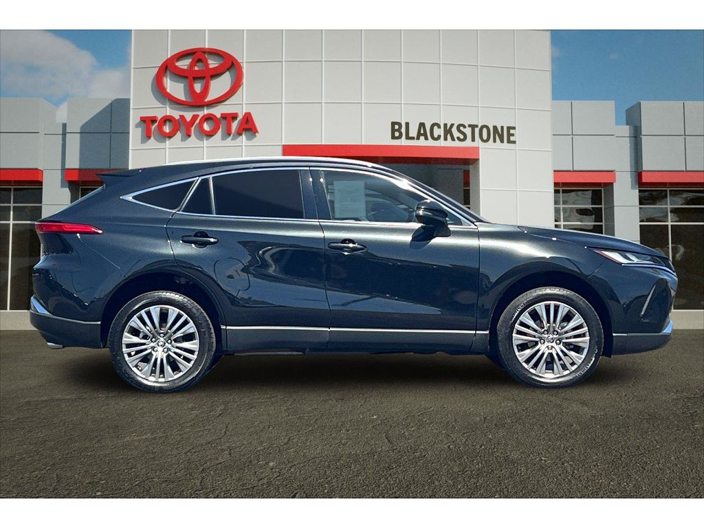 2024 Toyota Venza LE
