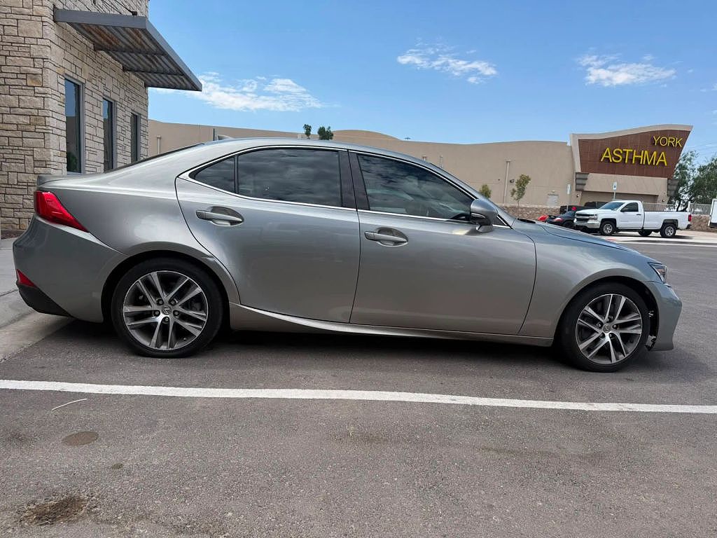 2018 Lexus IS