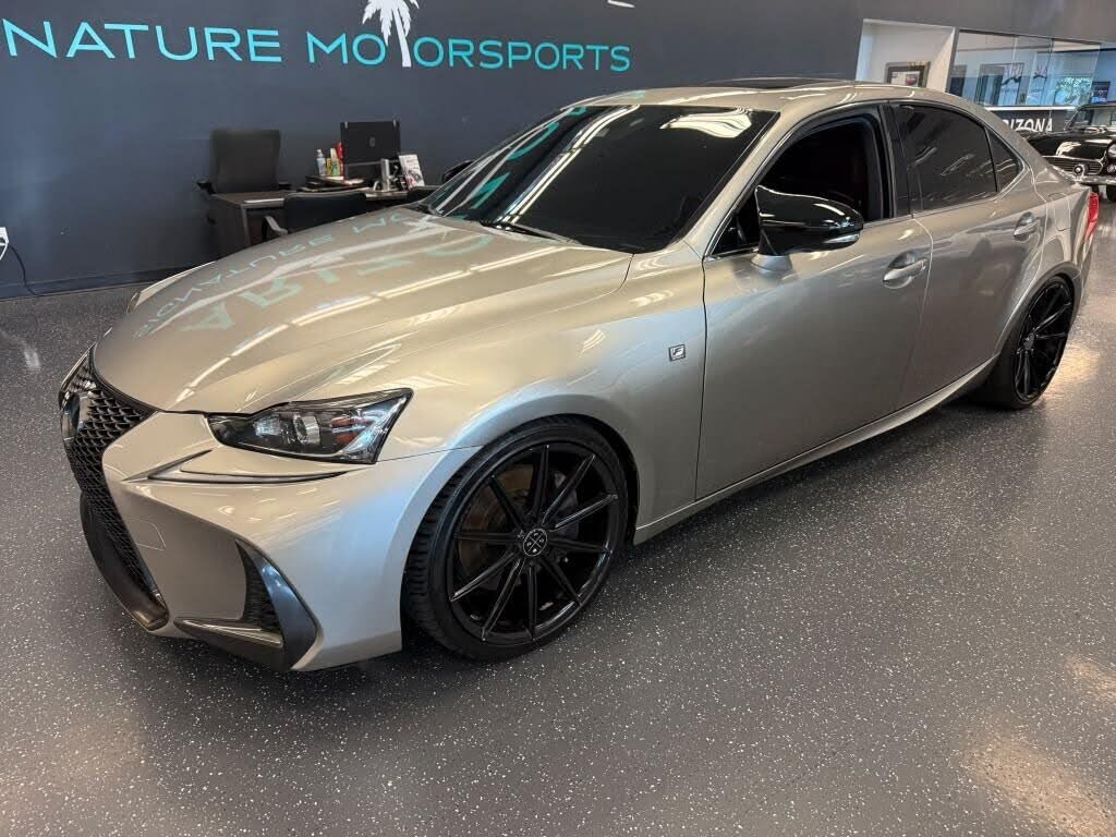 2017 Lexus IS