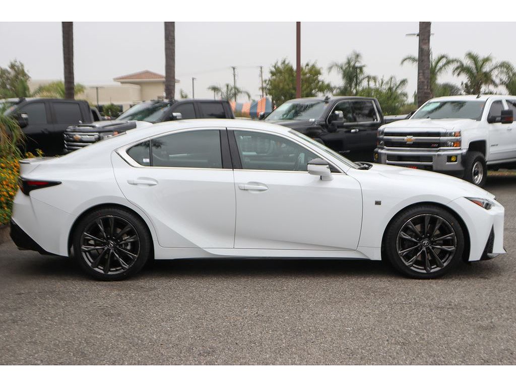 2024 Lexus IS 300 F SPORT Design