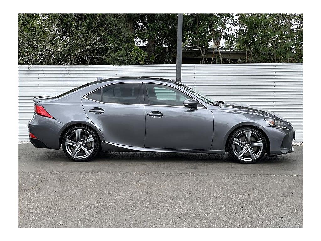 2017 Lexus IS