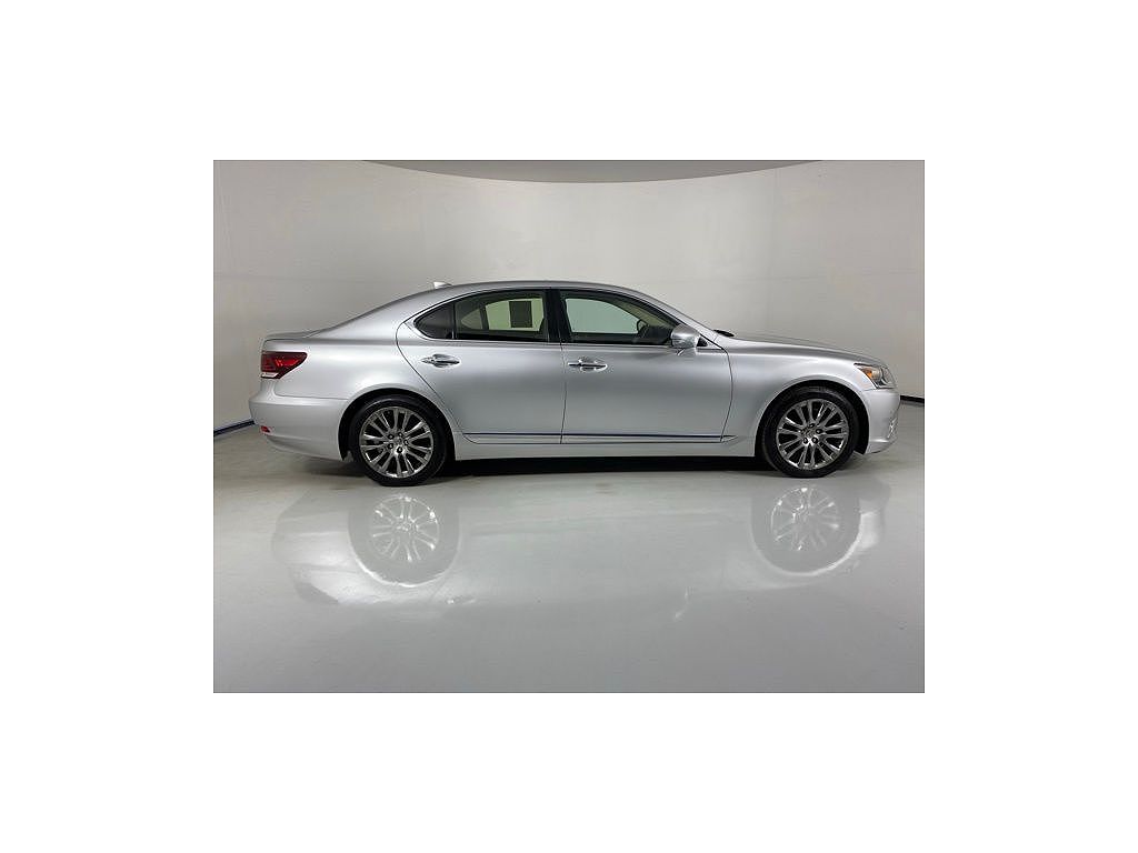 2016 Lexus LS