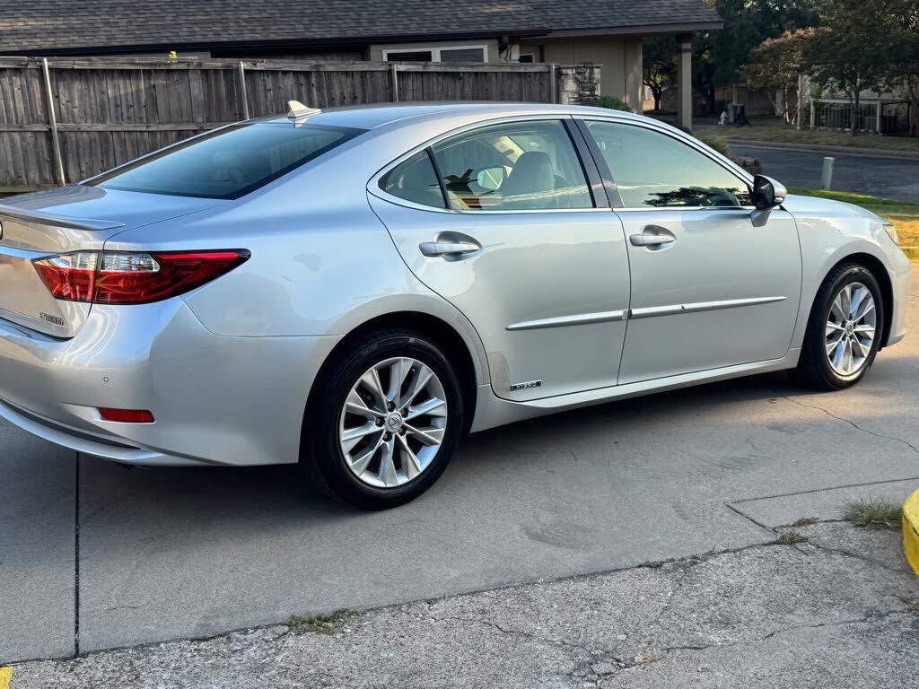 2013 Lexus ES 300h