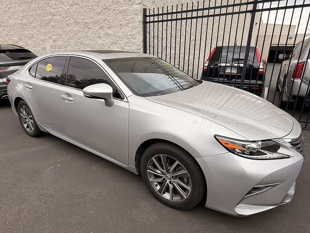 2016 Lexus ES Hybrid