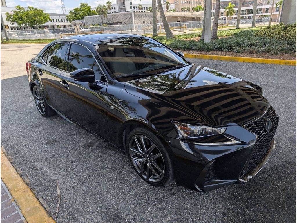 2019 Lexus IS