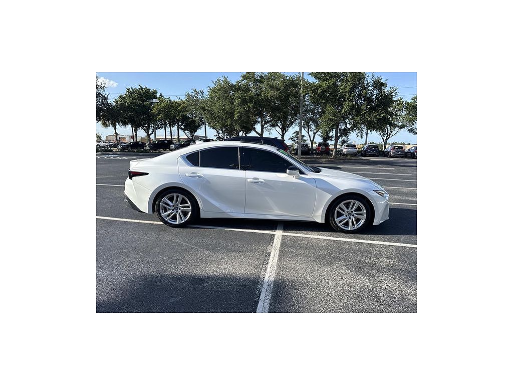 2024 Lexus IS 300