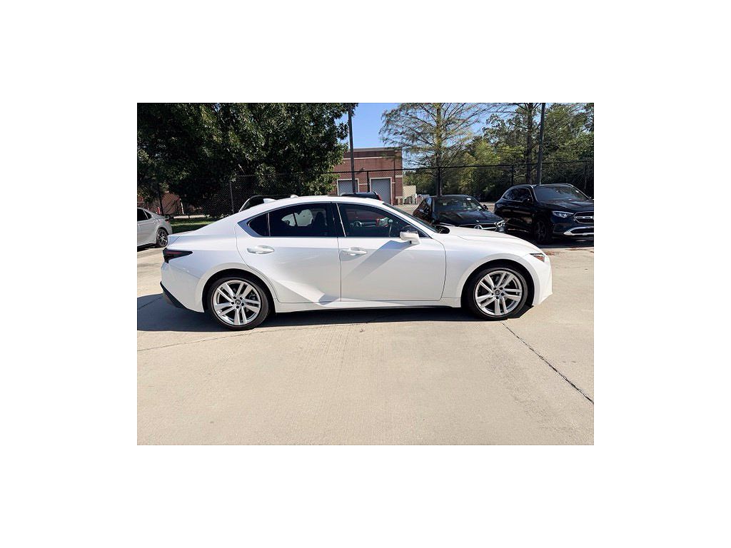 2023 Lexus IS