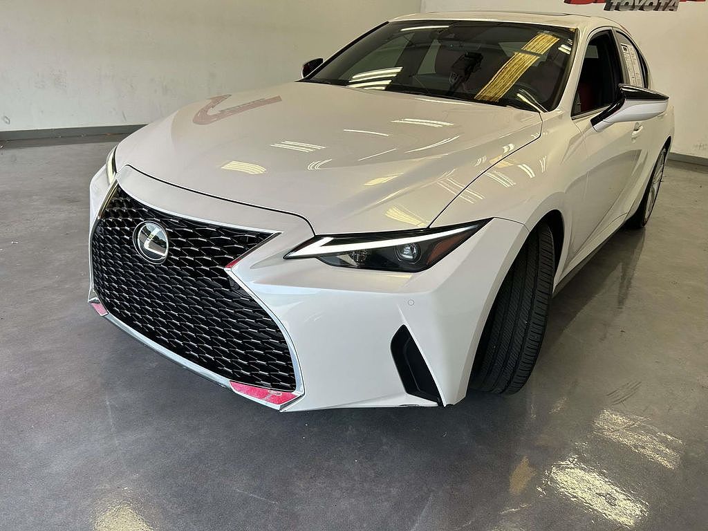 2024 Lexus IS 300